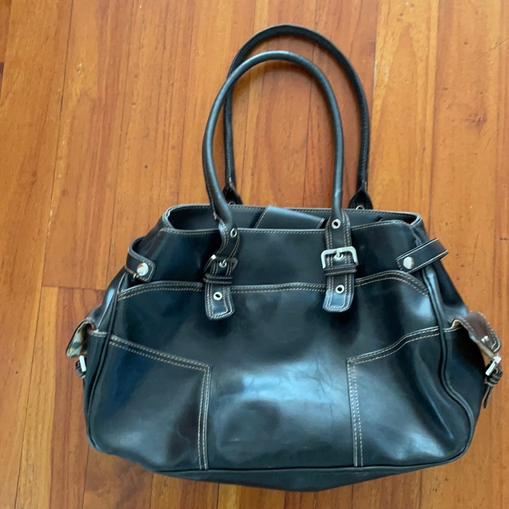 Mondani pocketed Black Purse